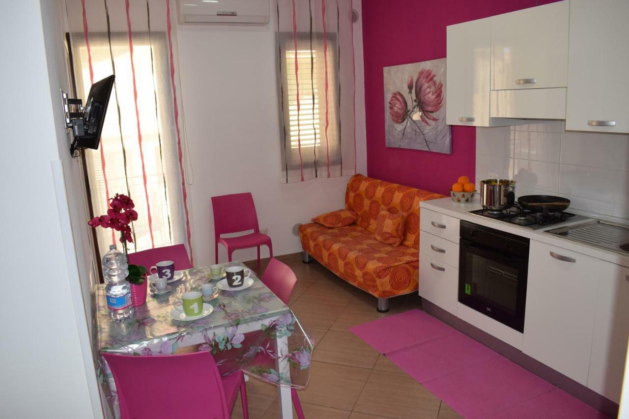 Casa Vacanze Del Golfo 卡斯泰拉马莱 外观 照片
