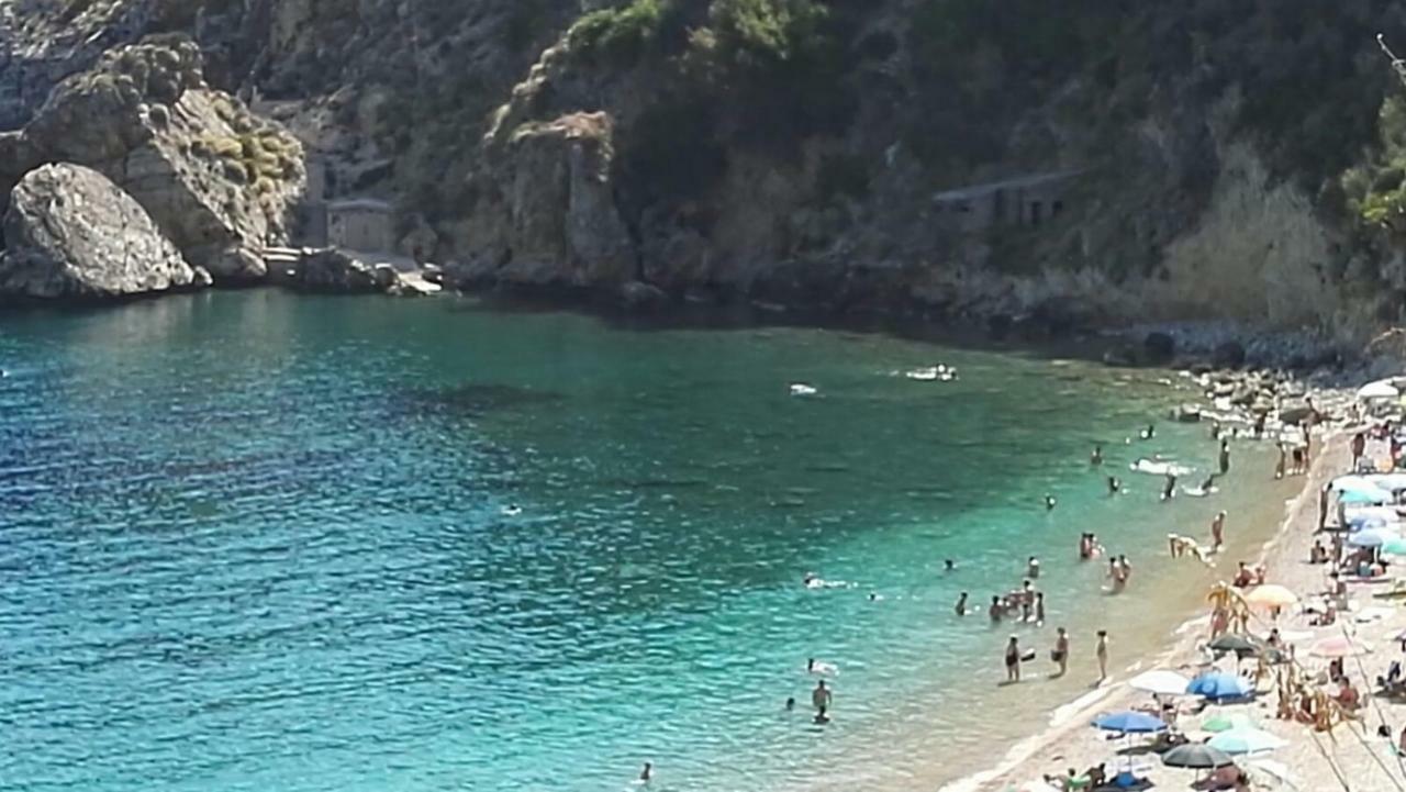 Casa Vacanze Del Golfo 卡斯泰拉马莱 外观 照片