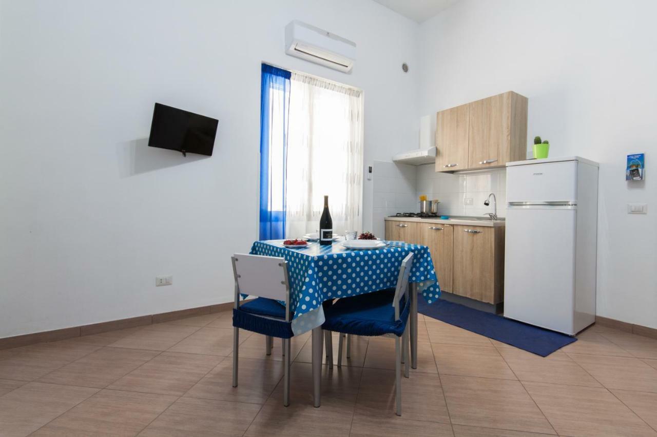 Casa Vacanze Del Golfo 卡斯泰拉马莱 外观 照片