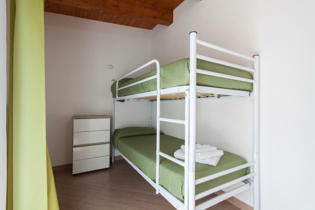 Casa Vacanze Del Golfo 卡斯泰拉马莱 外观 照片